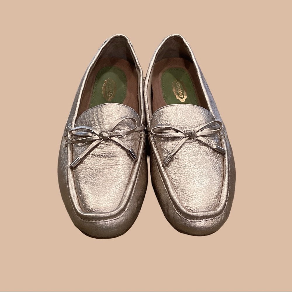 Azaleia Brushed Gold Driving Moccasins, size 6 1/2 M 🌟